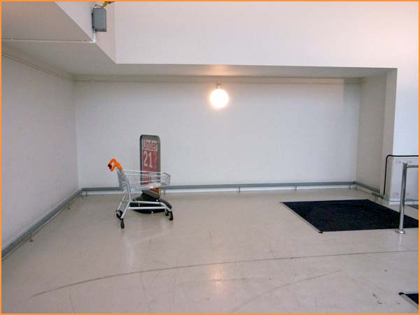 Landing before gallery frames were installed