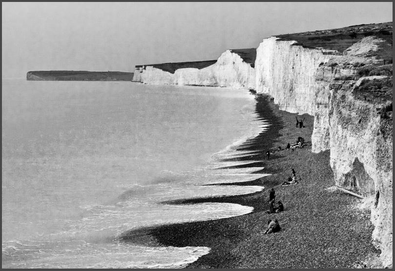 BeachyHead_mono.jpg