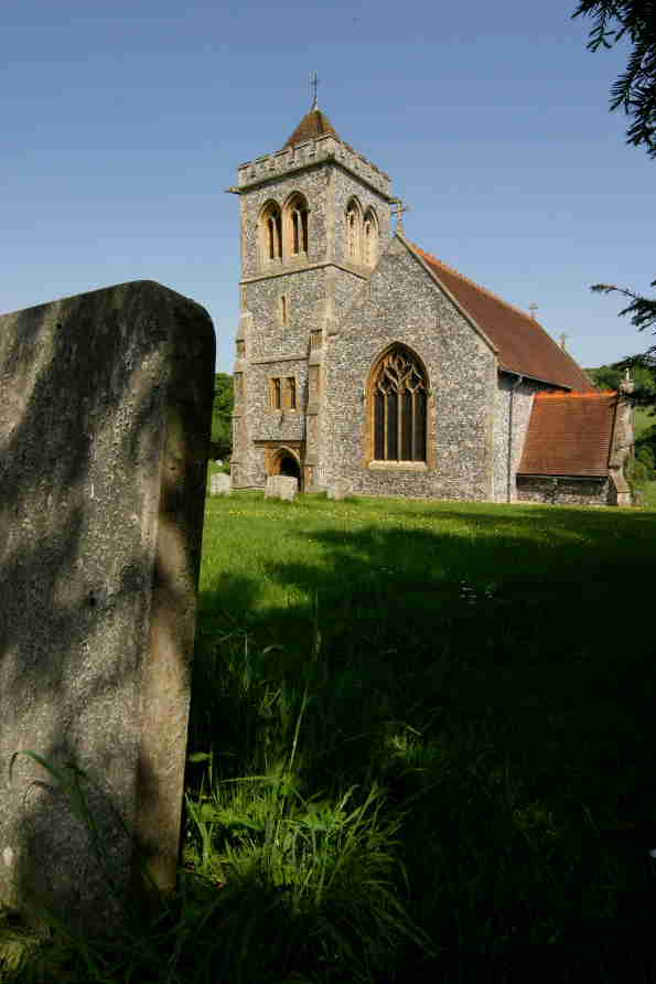 HughendenChurchWithGrave.JPG