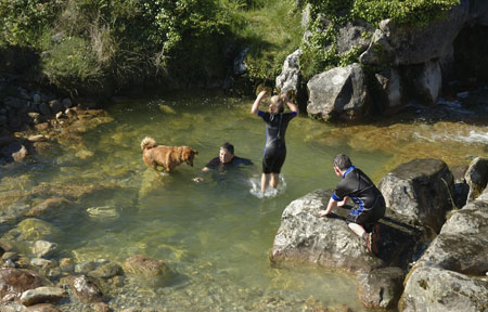 Rod-Morrod-Kids-in-stream.jpg