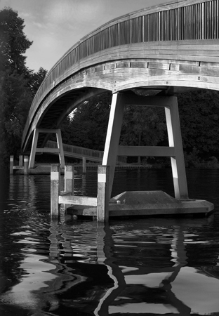 20DaveMundy-HurleyFootbridge.jpg