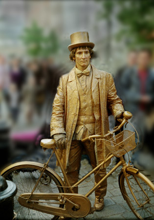 VIC-CHANDLER-GOLD-MAN.jpg