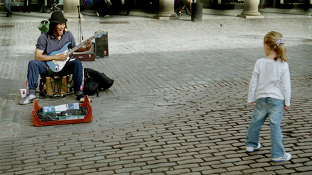Victor-Chandler-busker-and-.jpg
