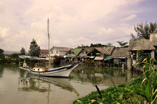 RonCastle-ThaiBoat.jpg