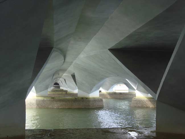 BobRobertsonSingBridge.jpg