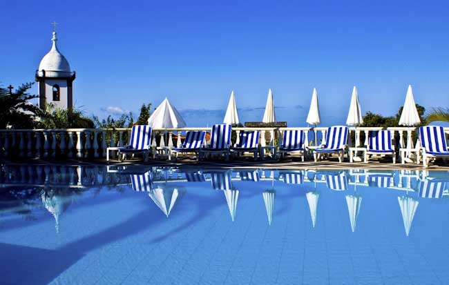 arRBHotelswimmingpool1400.jpg
