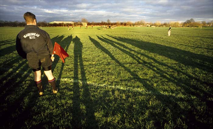 David_Birch_Linesman_and_spectators.jpg
