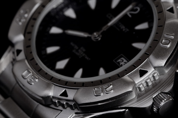 Mono Watch - Michael Kiely