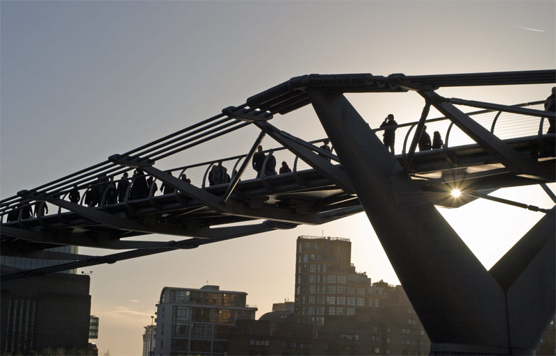 Millenium-Bridge.jpg